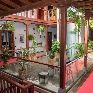 hotel-escuela-rural-casa-los-herrera.in-canary-islands.com/