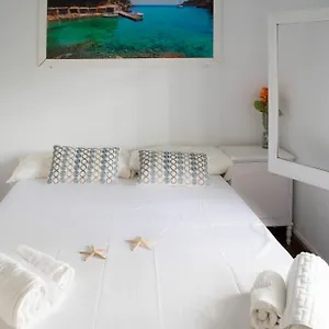 nwt-hostel-ibiza.balearic-islands.net/